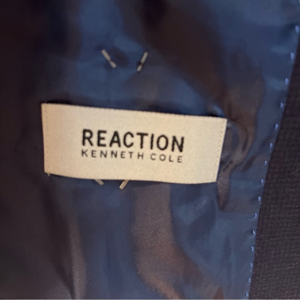 Kenneth Cole Reaction Men's Navy Vest Size small Formal Business - Picture 6 of 11